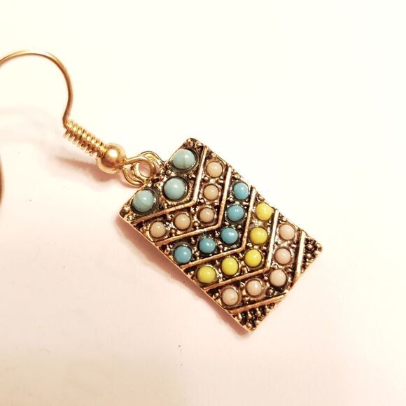 DANGLING Beaded Earrings Aqua/Lime/Goldtone  - Picture 4 of 4